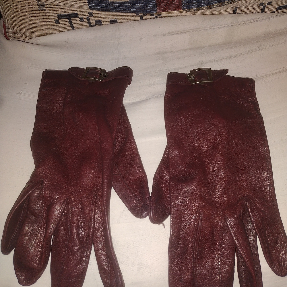 Etienne Aigner Women's Burgundy Leather Gloves